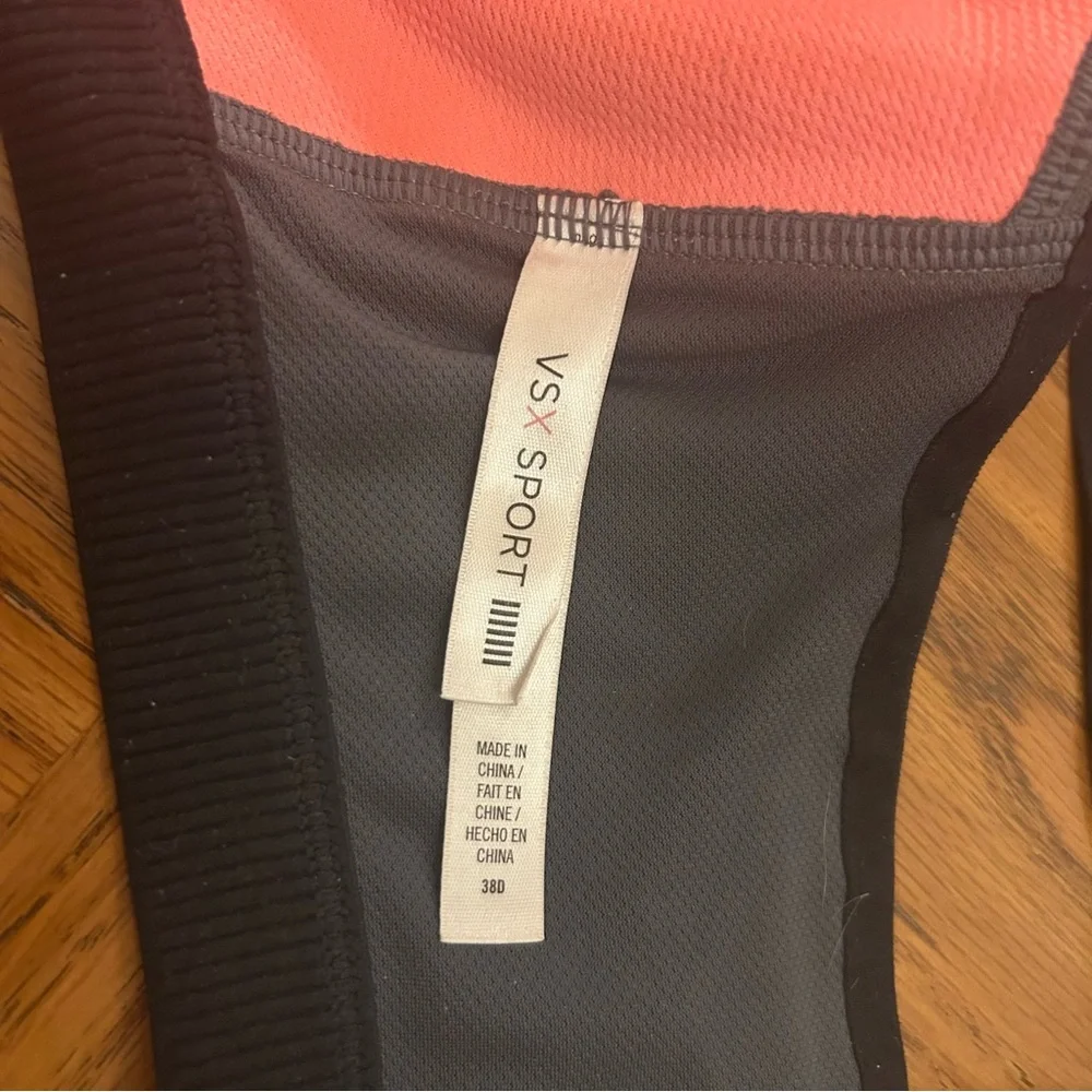 VSX Pink and Gray Incredible Sports Bra  Front Zipper Victoria’s Secret - Picture 4 of 4